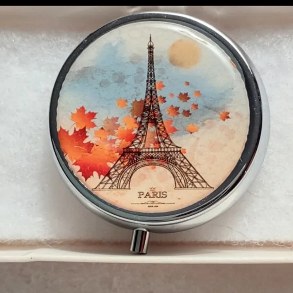 Pill Case Container Eiffel Tower Design  NIP